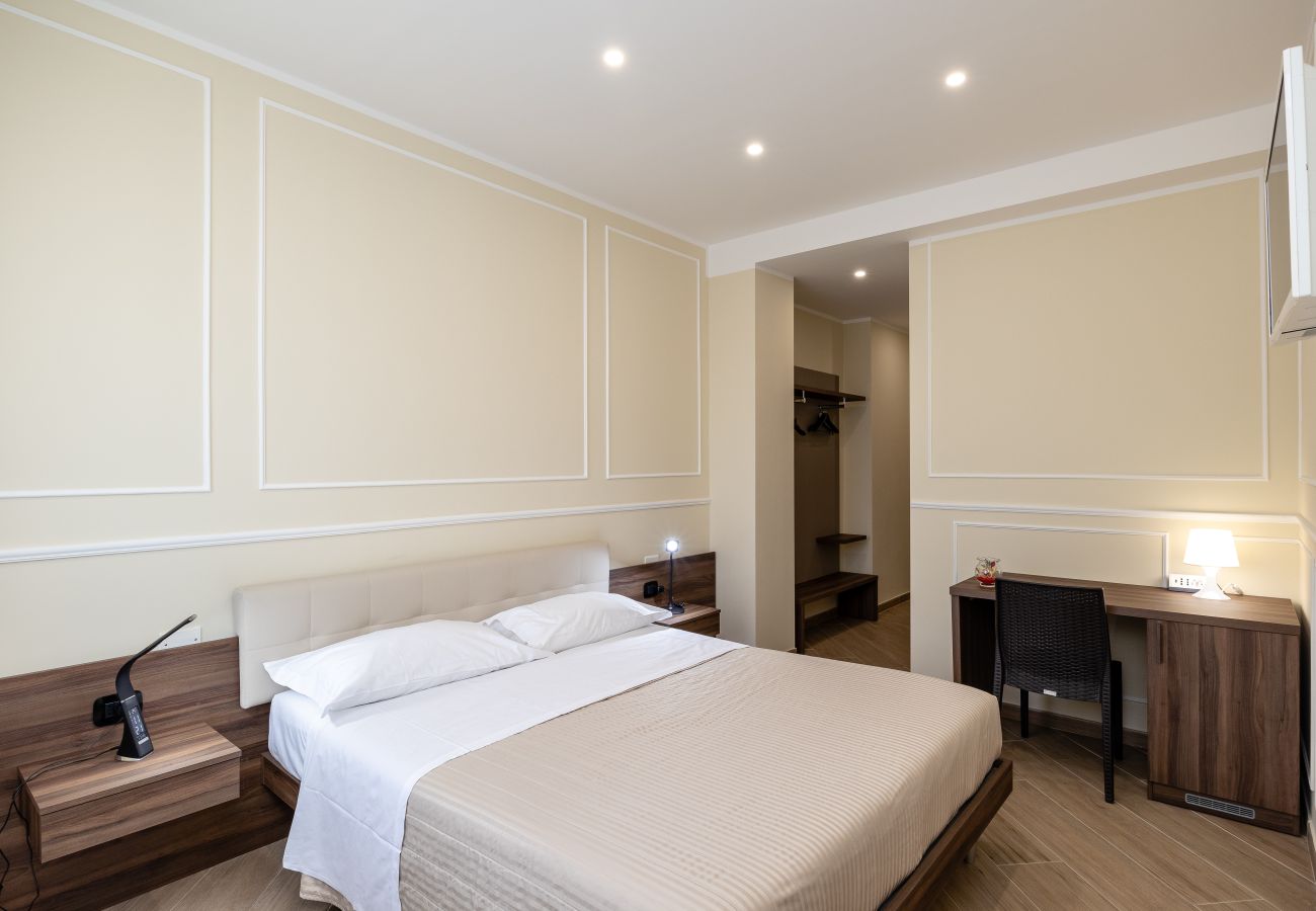 double room in Verona, stay in central Verona